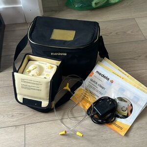 Medela Breast Pump-in-style Advanced Bundle